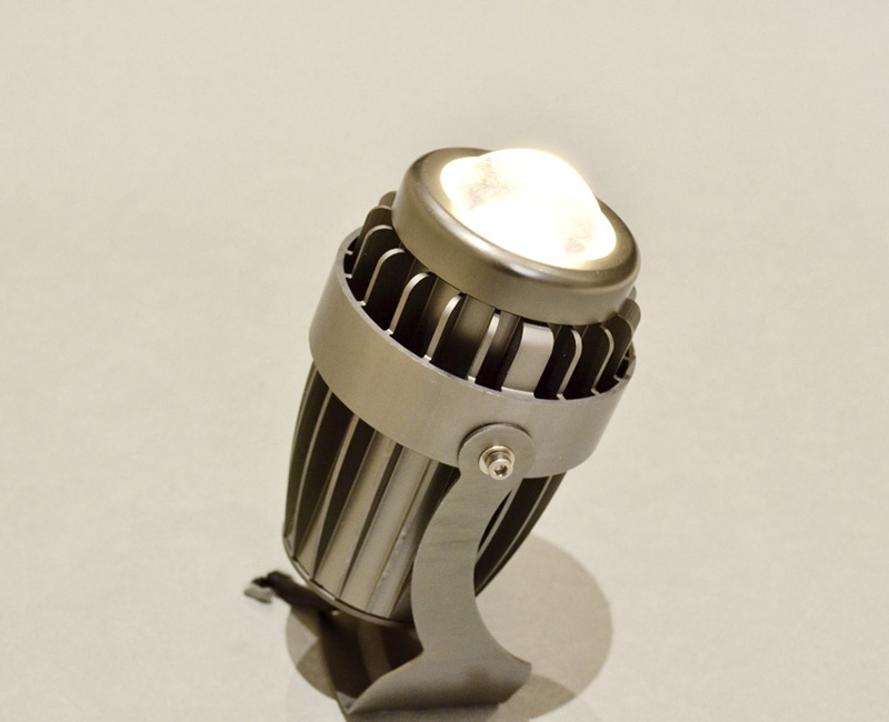 UNDER WATER & SPIKES - 1098